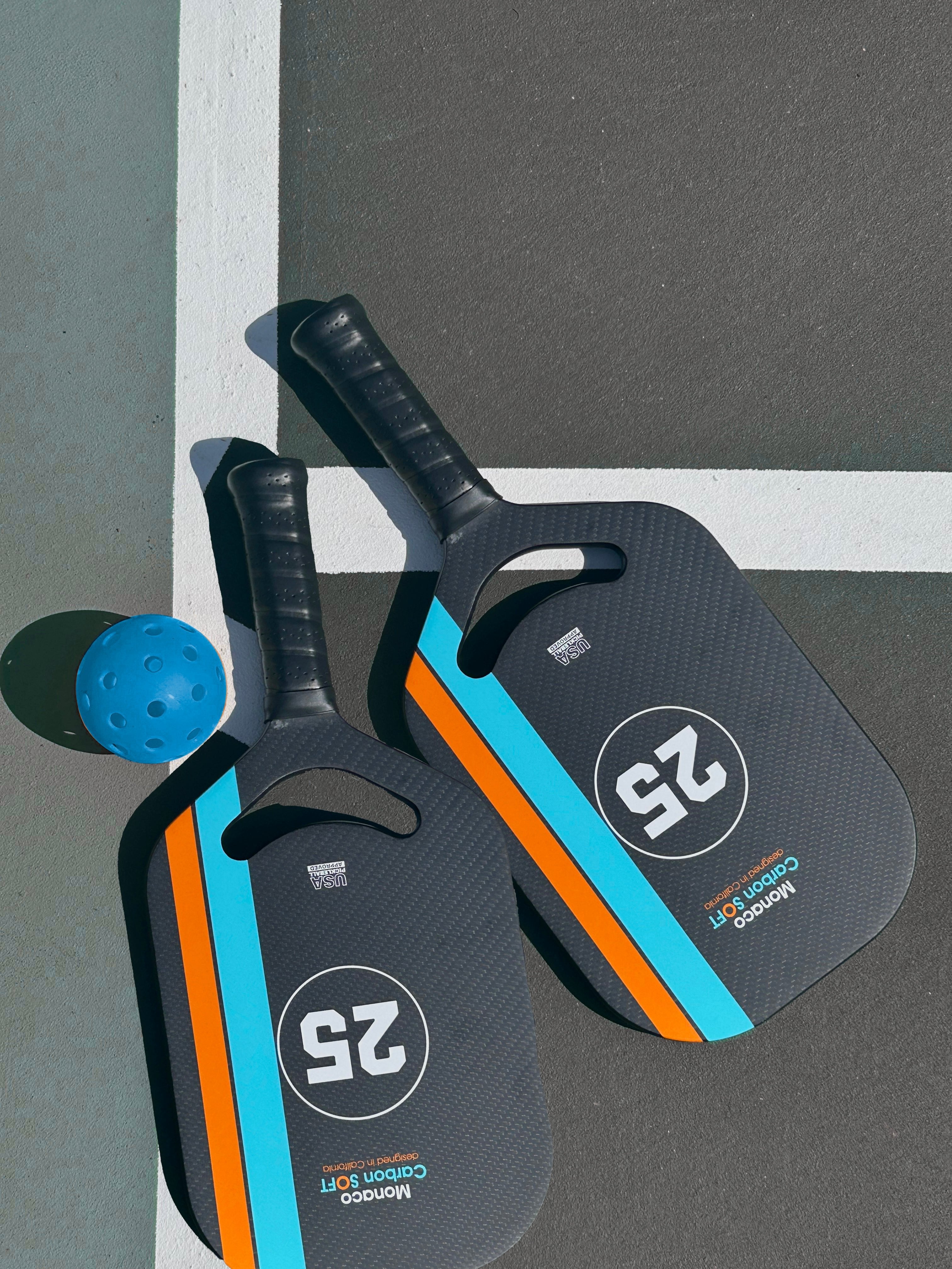 Set of 2 Pickleball rackets control and power