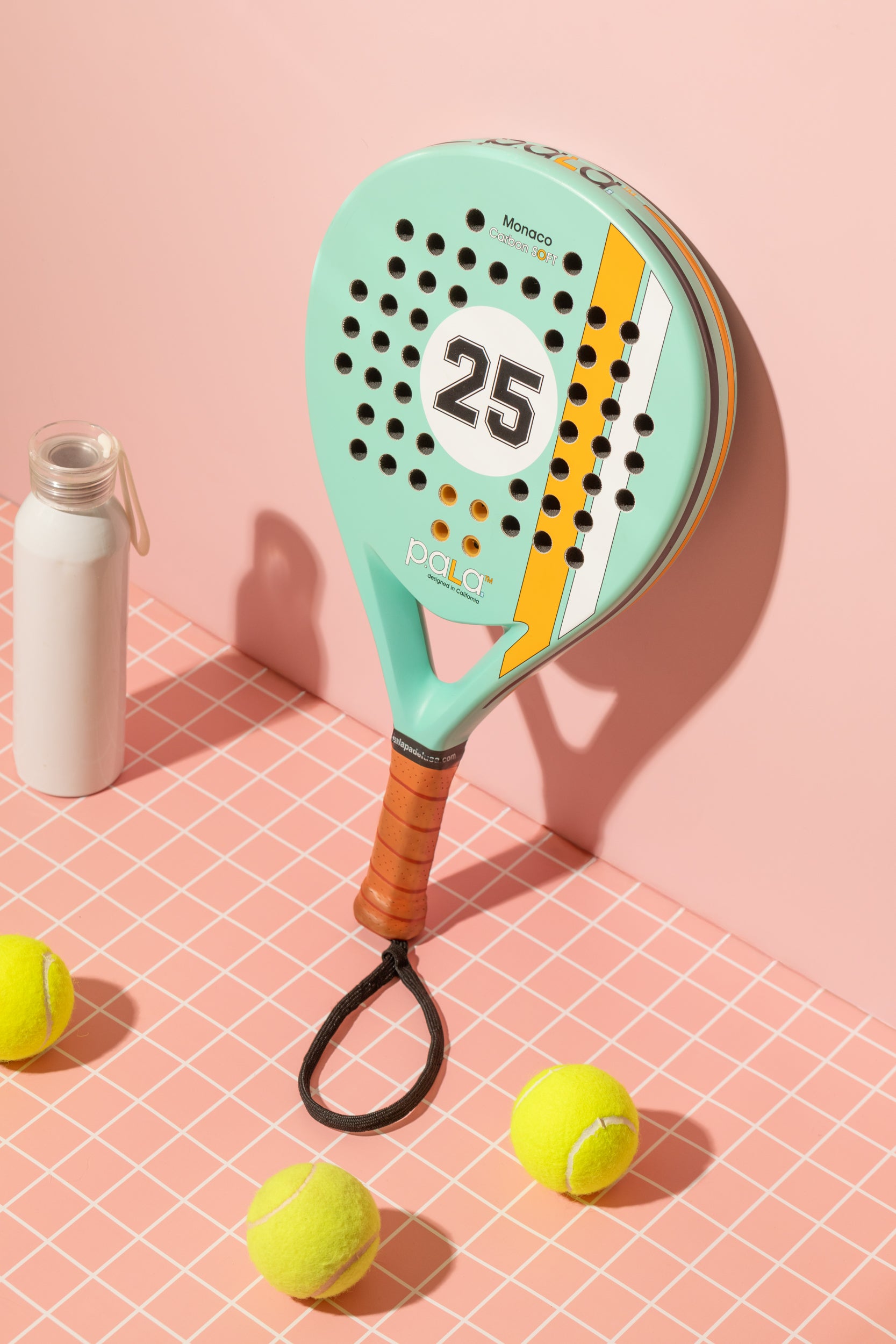 COOL PADEL RACKET FOR BEGINNERS GREEN WITH NUMER 25 LIGHT AND EASY TO PLAY WITH
